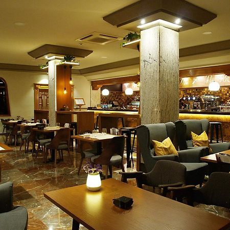 Hotel Zodiaco Байлен Экстерьер фото
