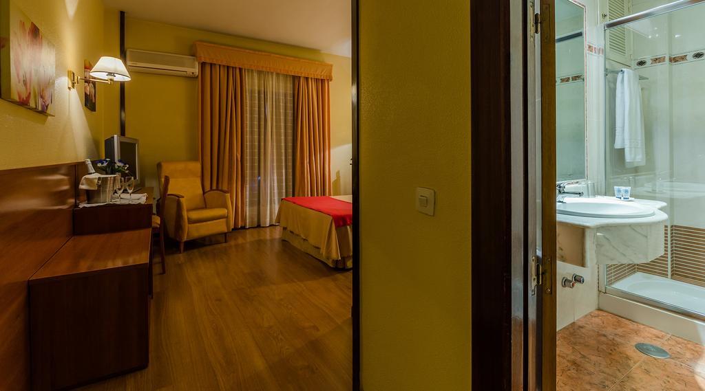 Hotel Zodiaco Байлен Экстерьер фото