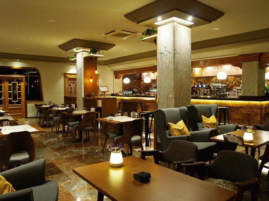 Hotel Zodiaco Байлен Экстерьер фото