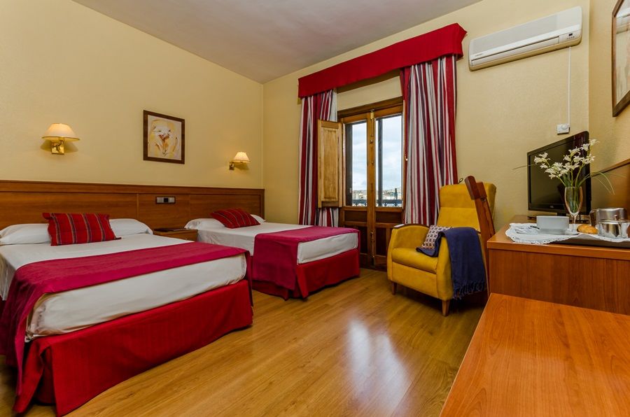 Hotel Zodiaco Байлен Экстерьер фото