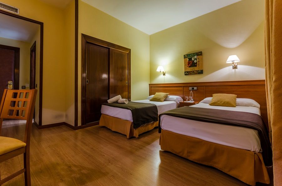 Hotel Zodiaco Байлен Экстерьер фото