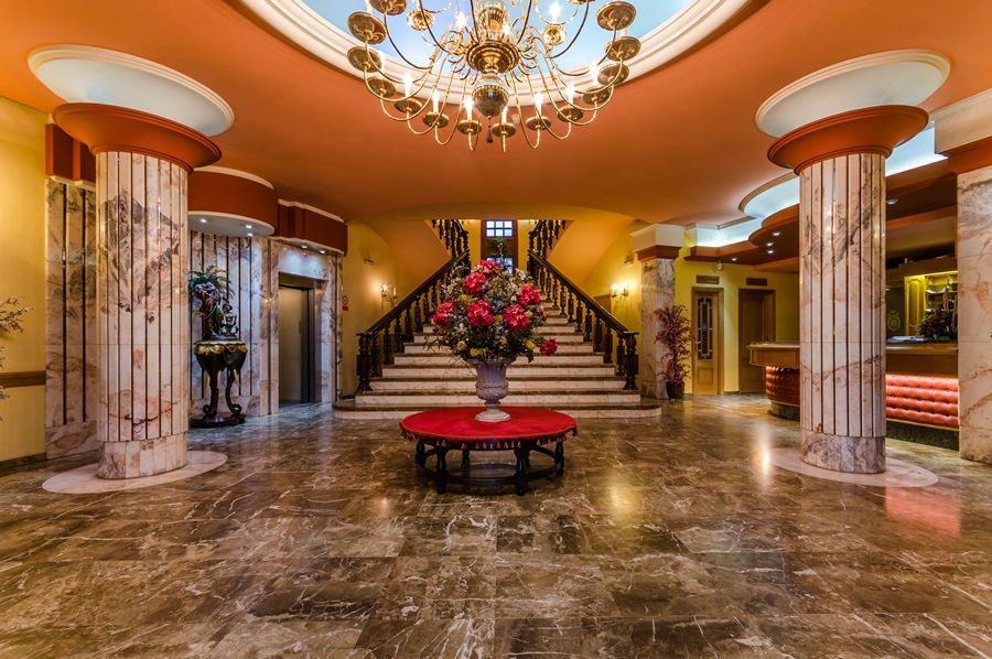 Hotel Zodiaco Байлен Экстерьер фото