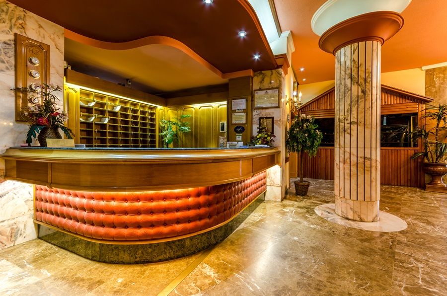 Hotel Zodiaco Байлен Экстерьер фото